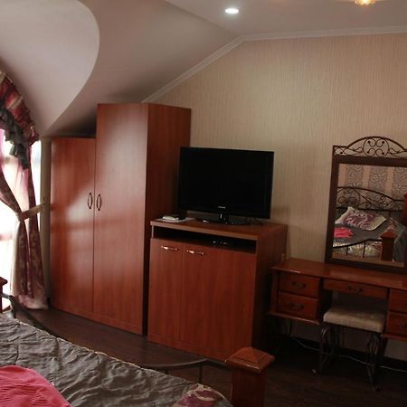 Kristall Hotel Bosteri Bagian luar foto