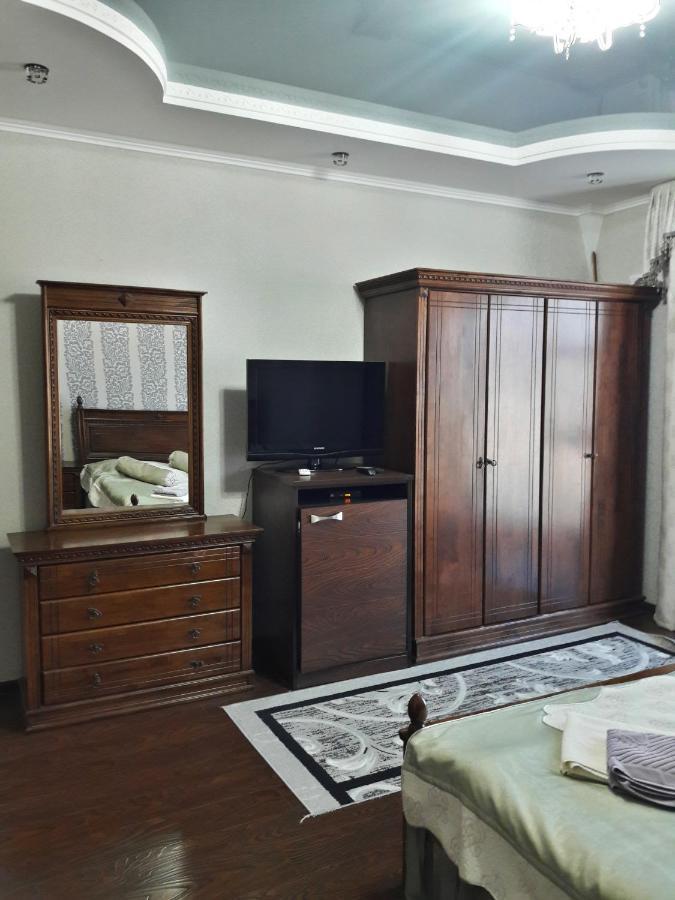Kristall Hotel Bosteri Bagian luar foto