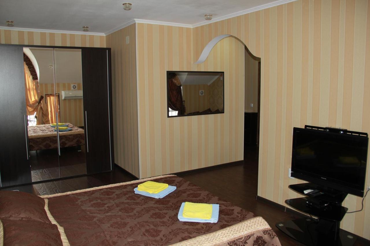 Kristall Hotel Bosteri Bagian luar foto