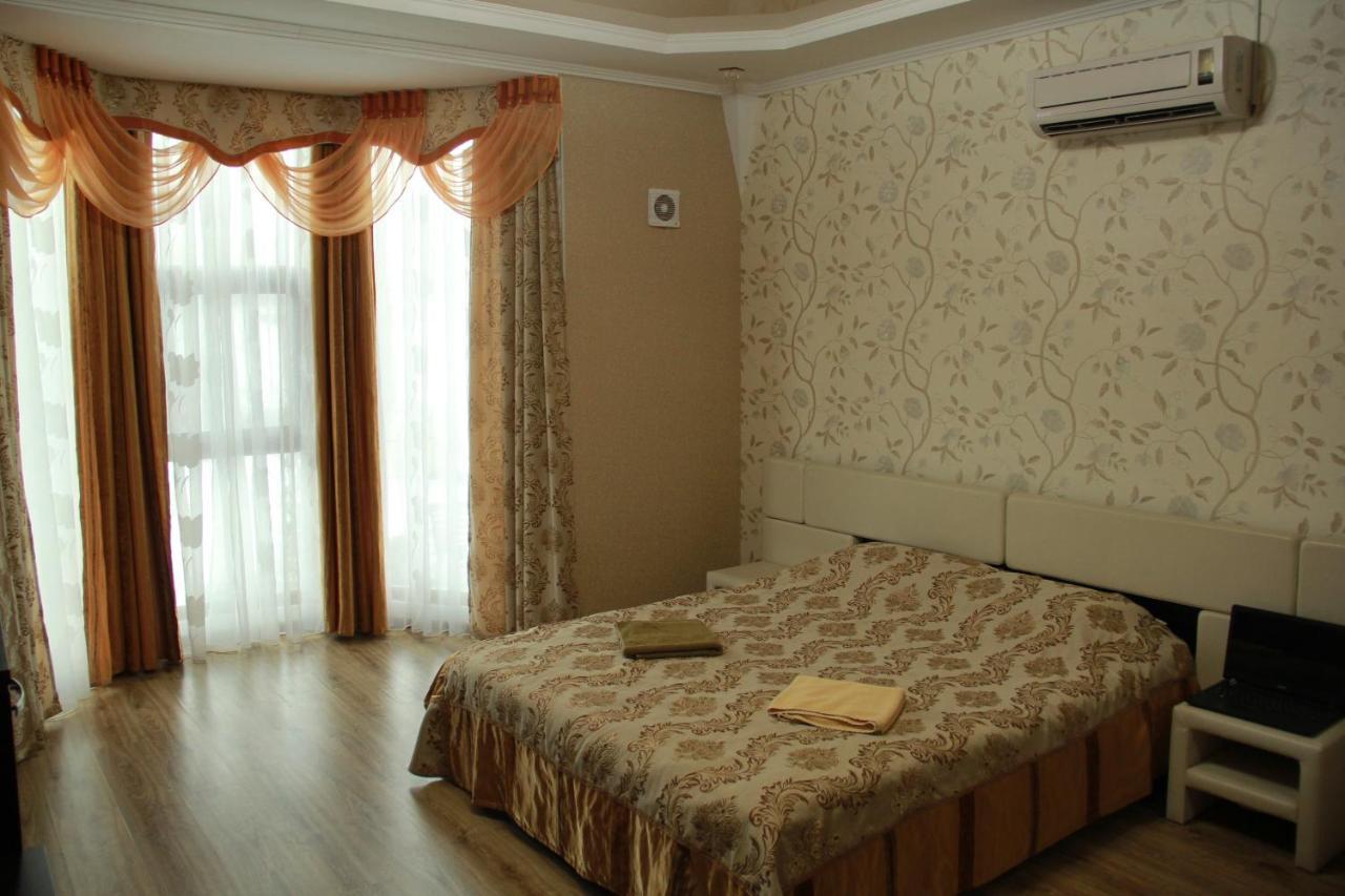 Kristall Hotel Bosteri Bagian luar foto