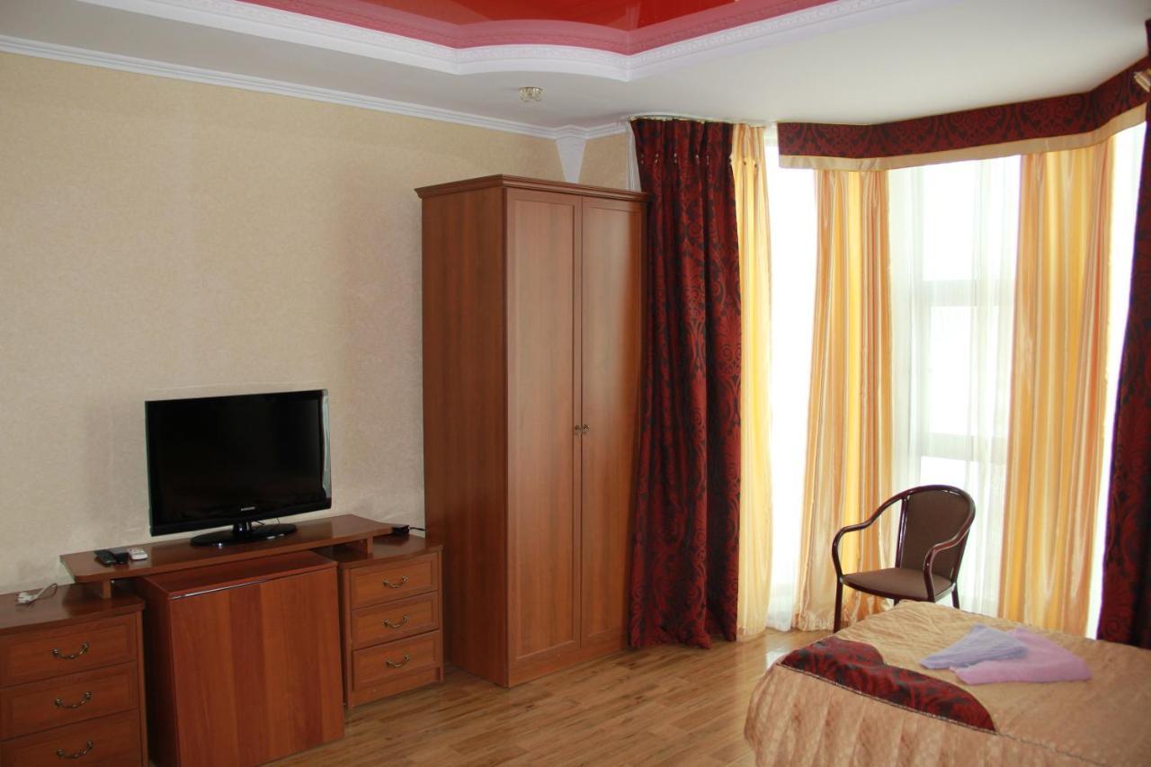 Kristall Hotel Bosteri Bagian luar foto