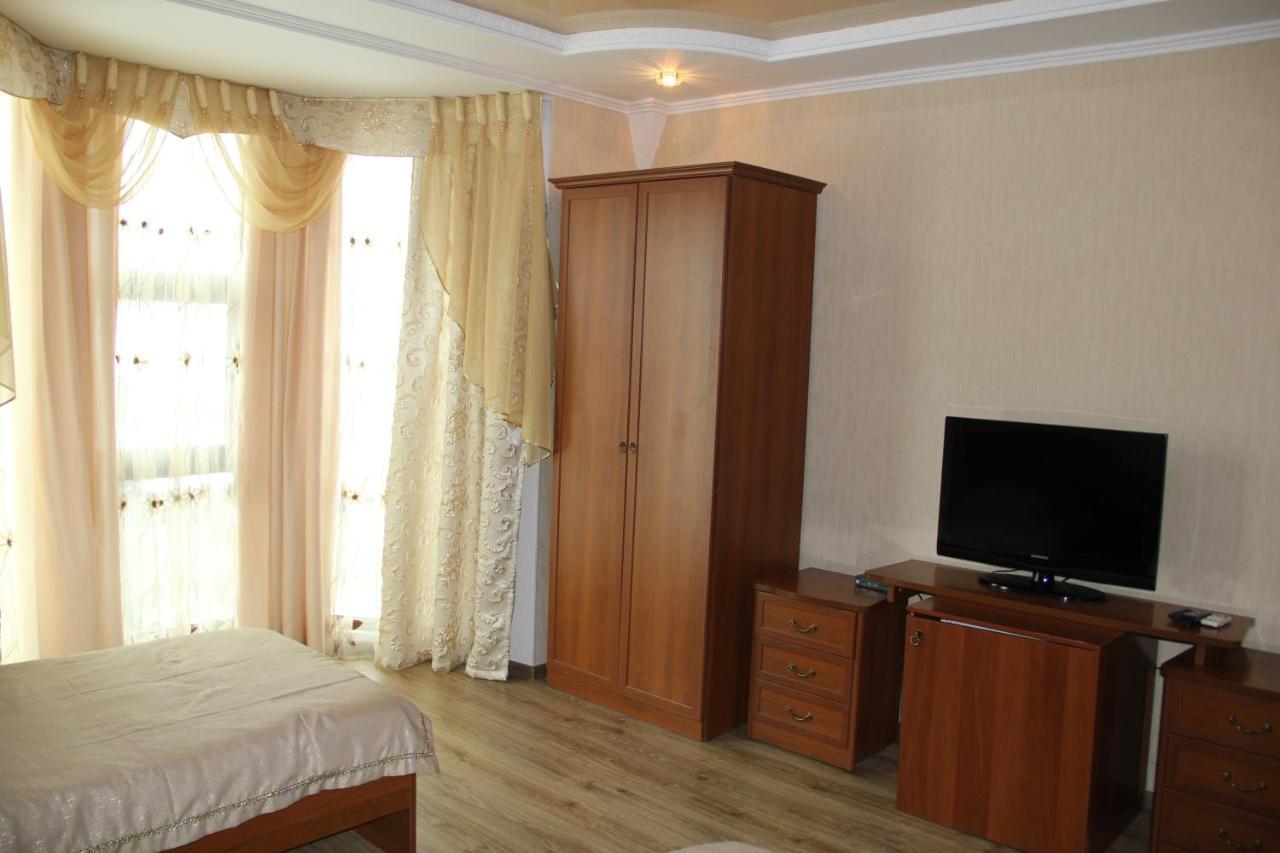 Kristall Hotel Bosteri Bagian luar foto