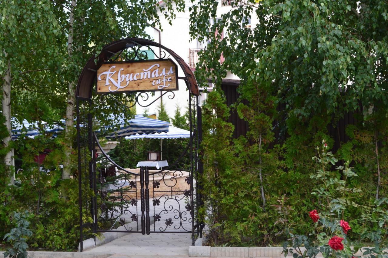 Kristall Hotel Bosteri Bagian luar foto