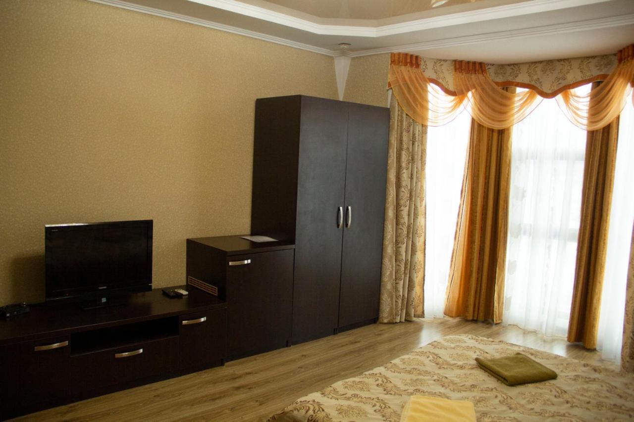 Kristall Hotel Bosteri Bagian luar foto