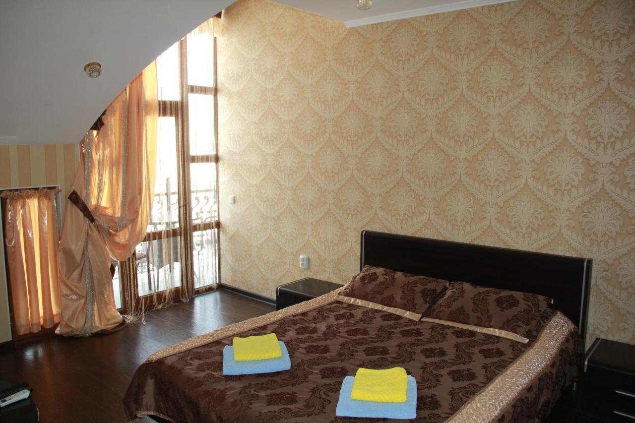 Kristall Hotel Bosteri Bagian luar foto