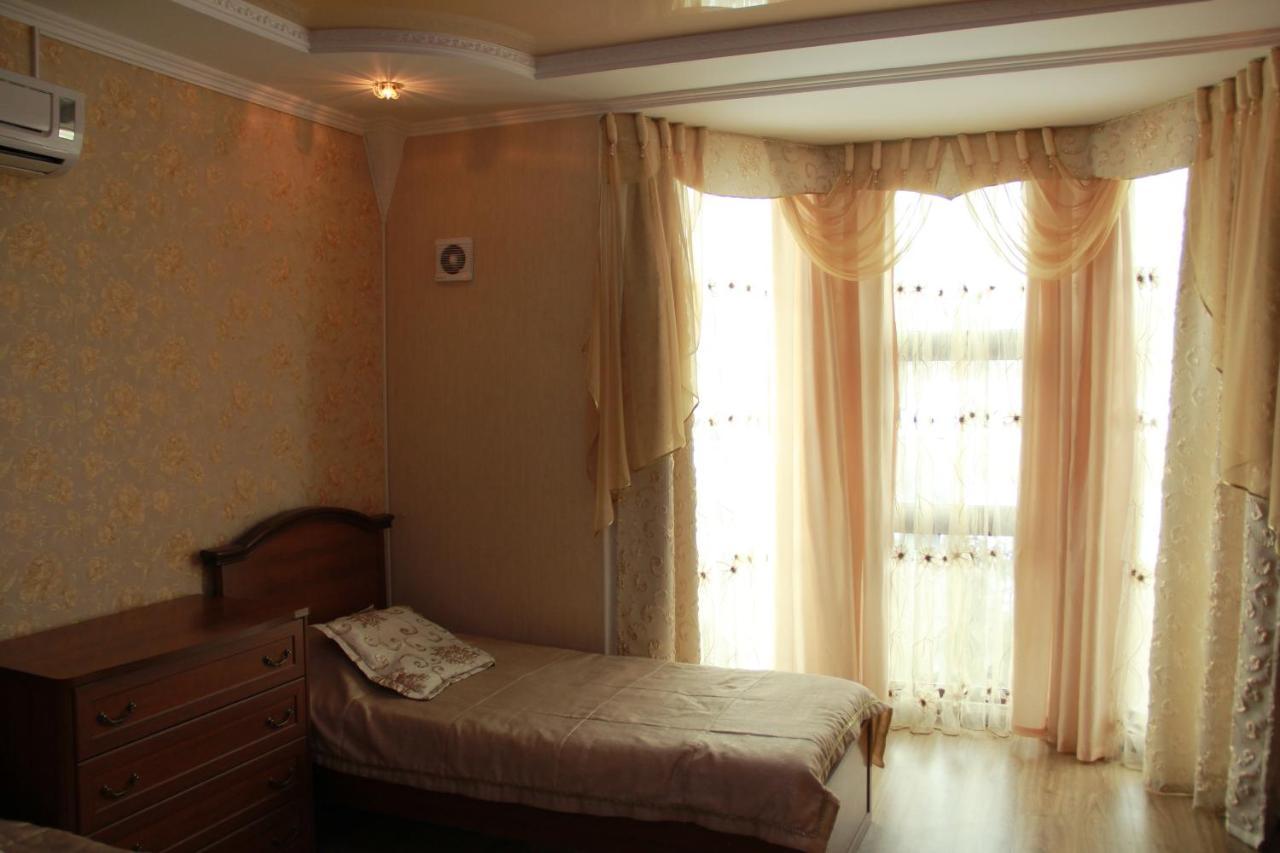 Kristall Hotel Bosteri Bagian luar foto