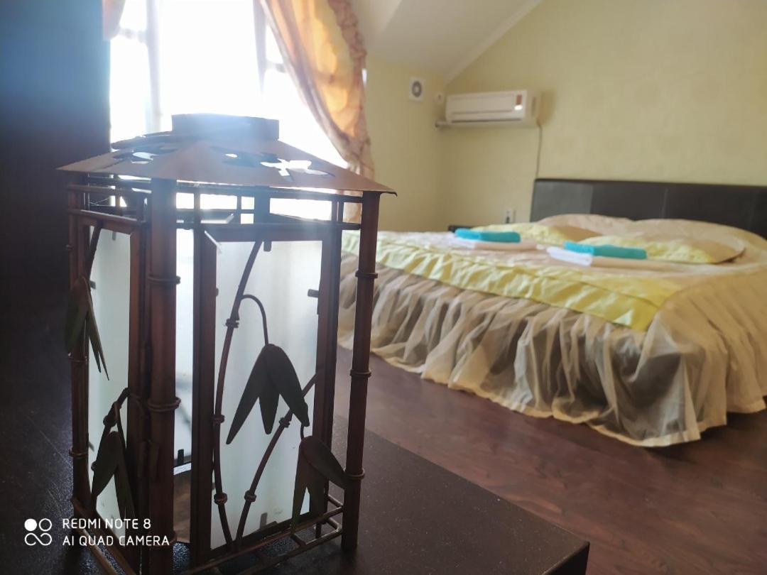 Kristall Hotel Bosteri Bagian luar foto