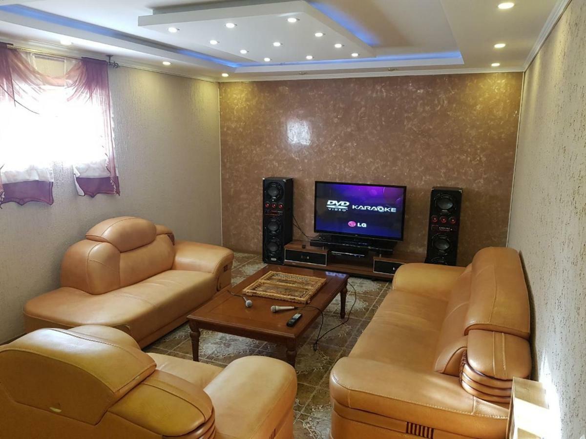 Kristall Hotel Bosteri Bagian luar foto