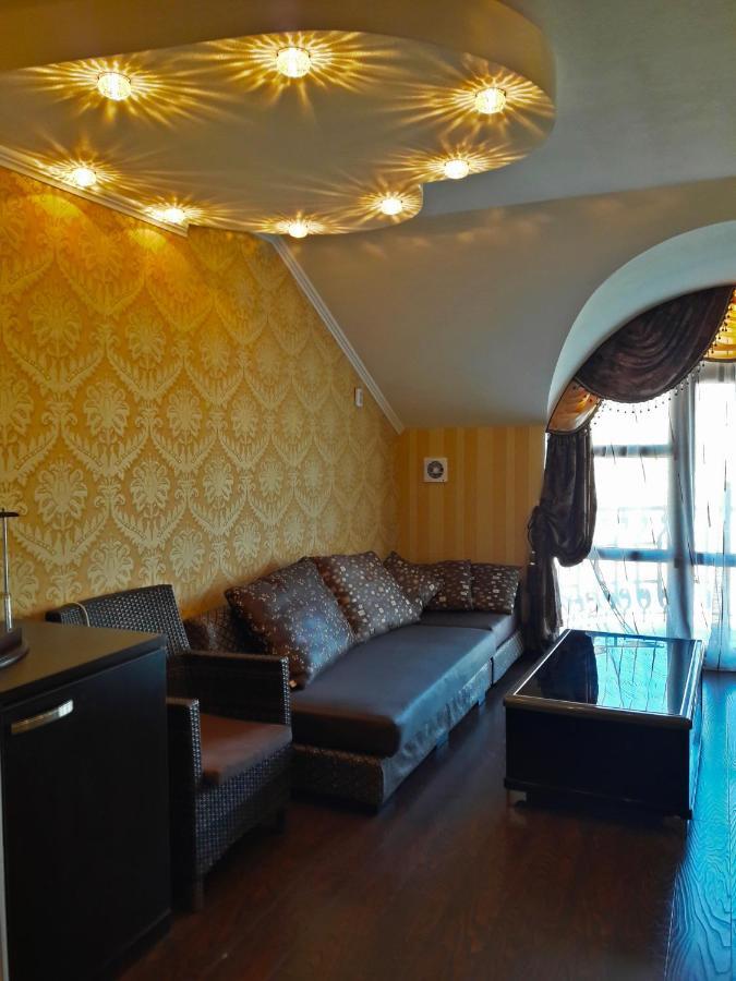 Kristall Hotel Bosteri Bagian luar foto