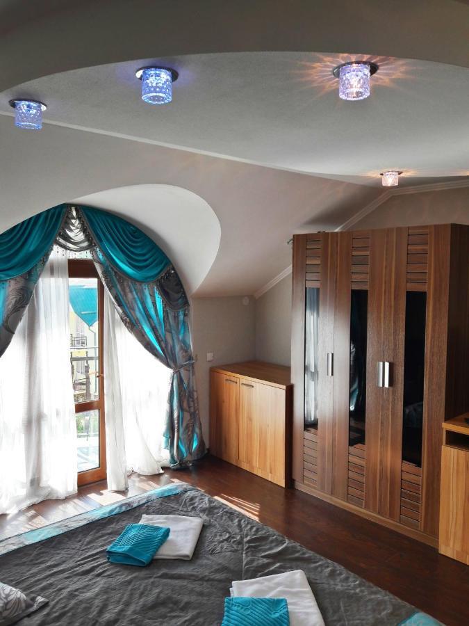 Kristall Hotel Bosteri Bagian luar foto