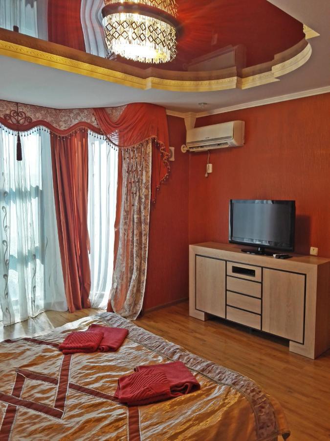 Kristall Hotel Bosteri Bagian luar foto