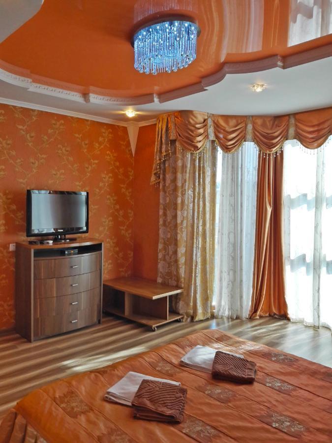 Kristall Hotel Bosteri Bagian luar foto